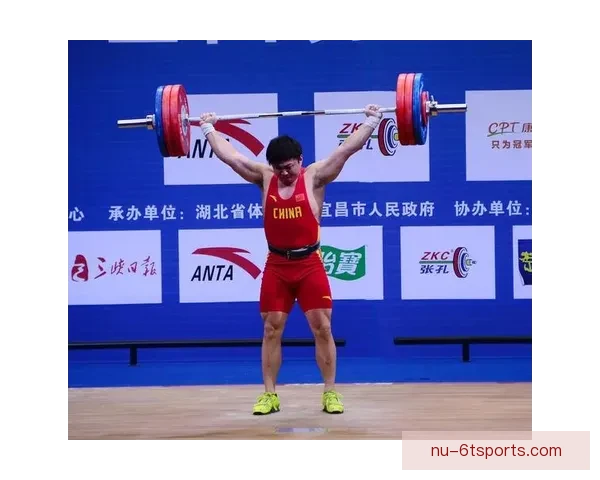 举重对战分析：探讨夺冠奥秘，技术对决与心理素质的角逐